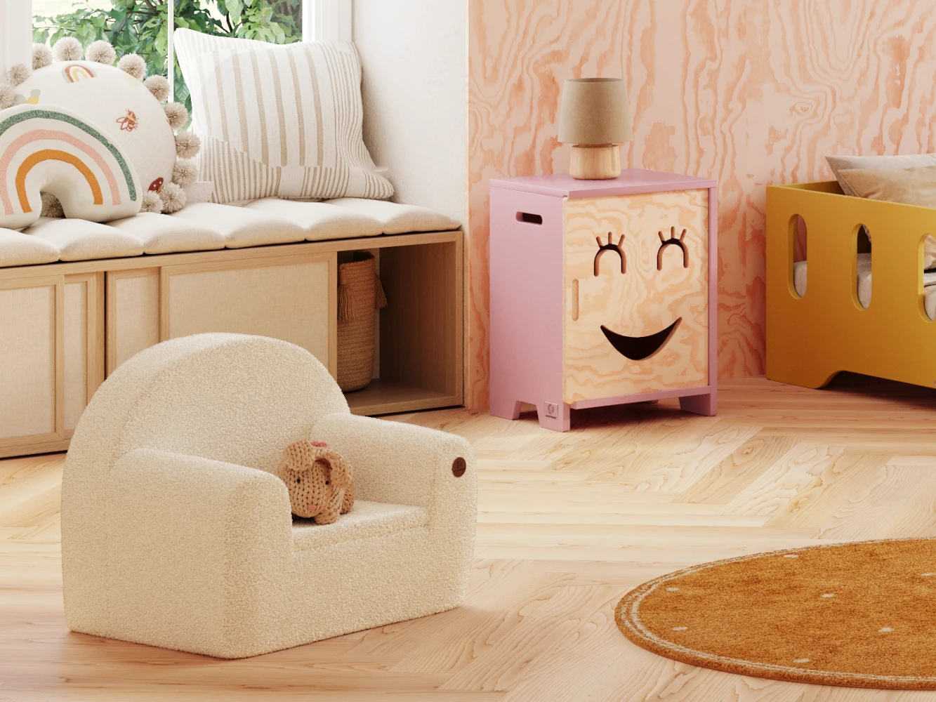 Fotelik dziecięcy wykonany z pianki obity przyjemną w dotyku tkaniną Teddy o fakturze boucle w kolorze ecru